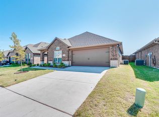 120 Garden Grove Dr, Waxahachie, TX 75165