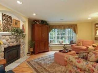 24925 Glen Rd, Shorewood, MN 55331