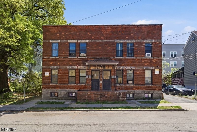 1st image of 294 Governor St