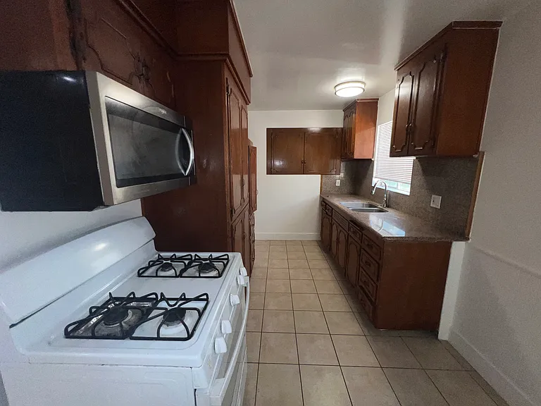5409 48th Ave — Photo 32