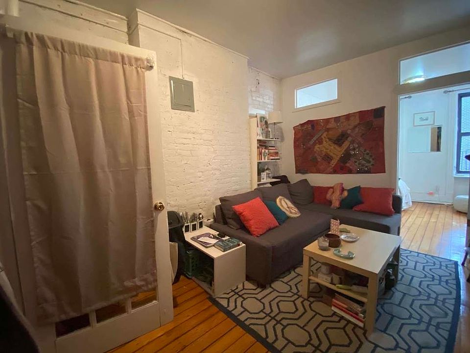 1st image of 261 E 10th St #11