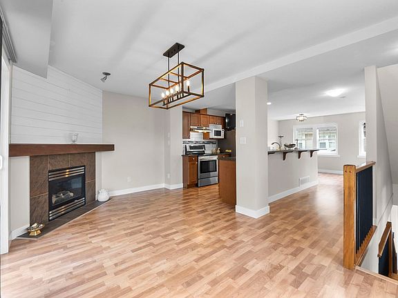 3rd image of 46538 1st Ave #3