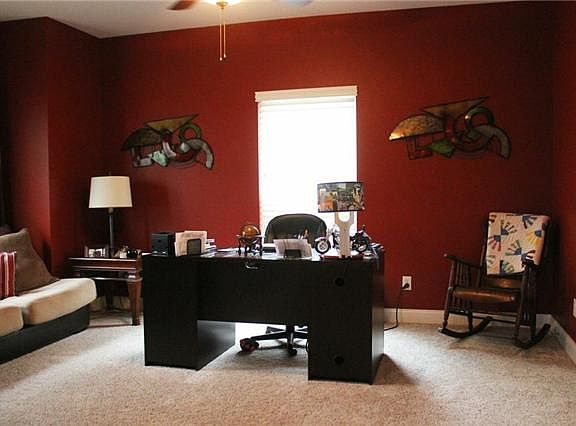 3rd image of 3015 Kingston Cir N