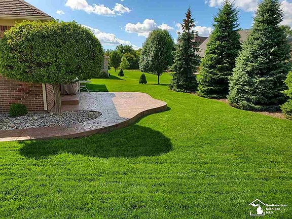 4th image of 8415 Eagle Pointe Dr