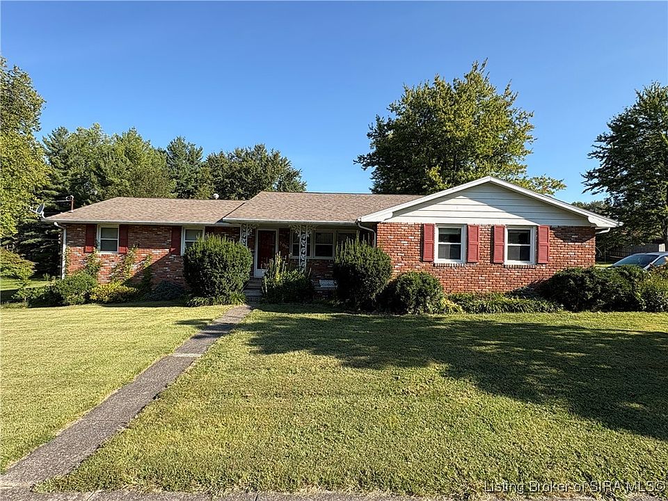 1st image of 300 Hillcrest Dr