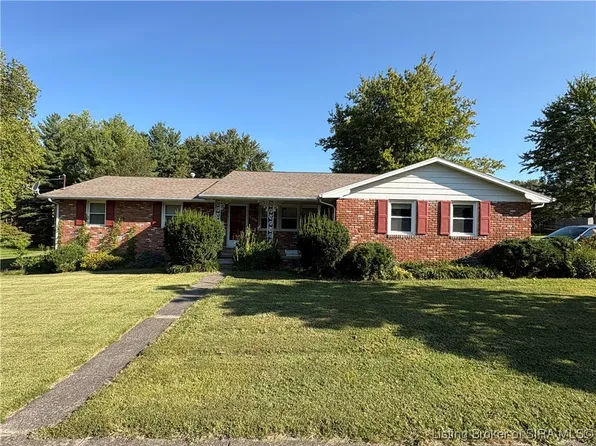 300 Hillcrest Dr, Madison, IN 47250