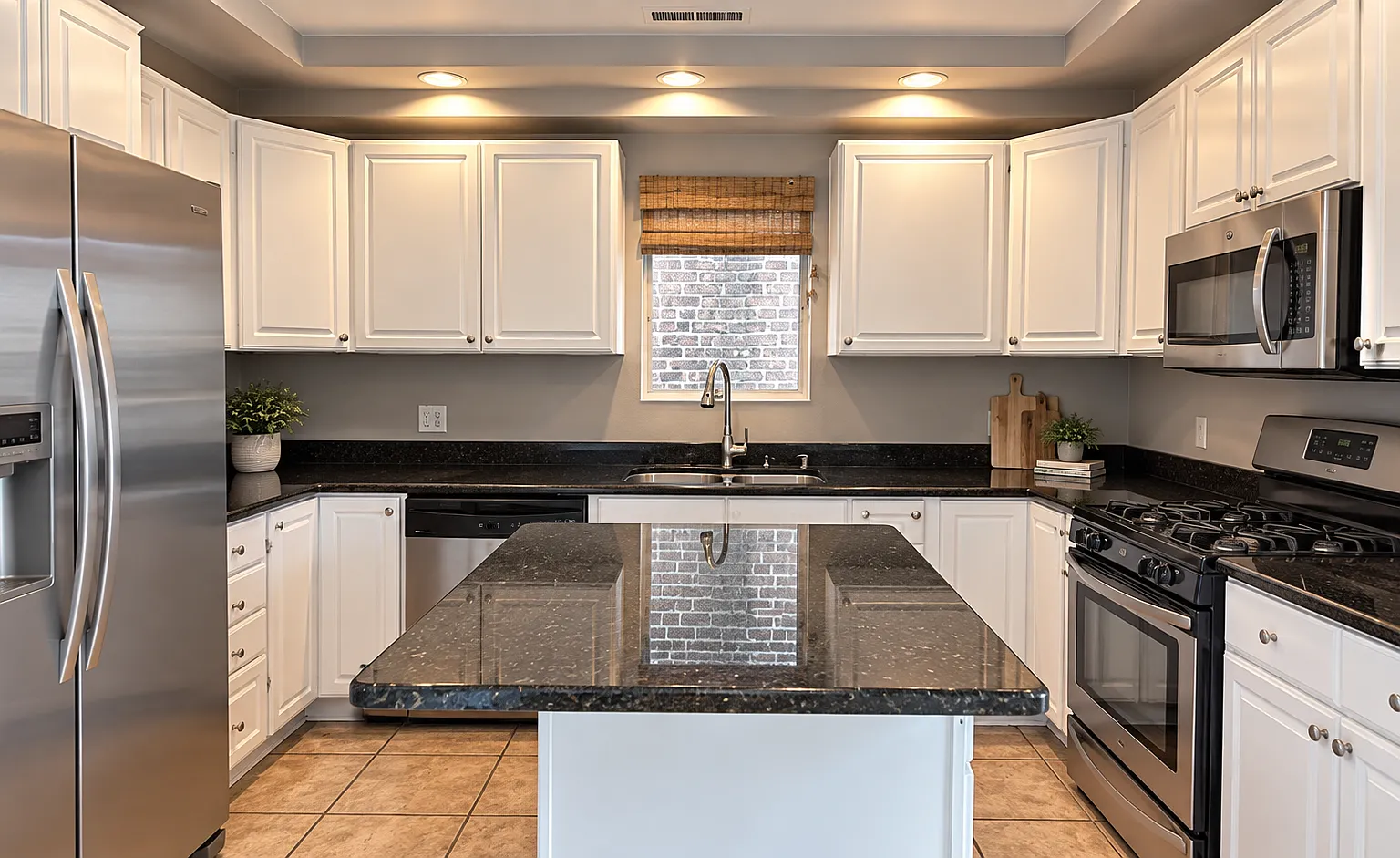 3 bed, 2.0 bath, 1850 sqft, $4,300 — Photo 1