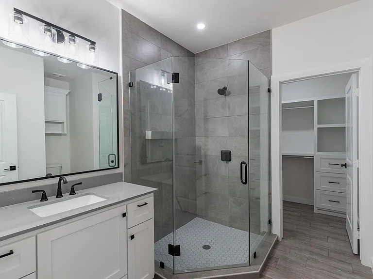 1001 Skyview St #2 — Photo 6