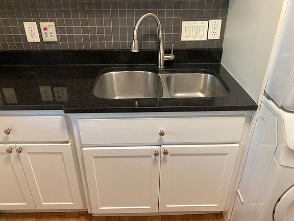 4th image of 142 Richmond St SE