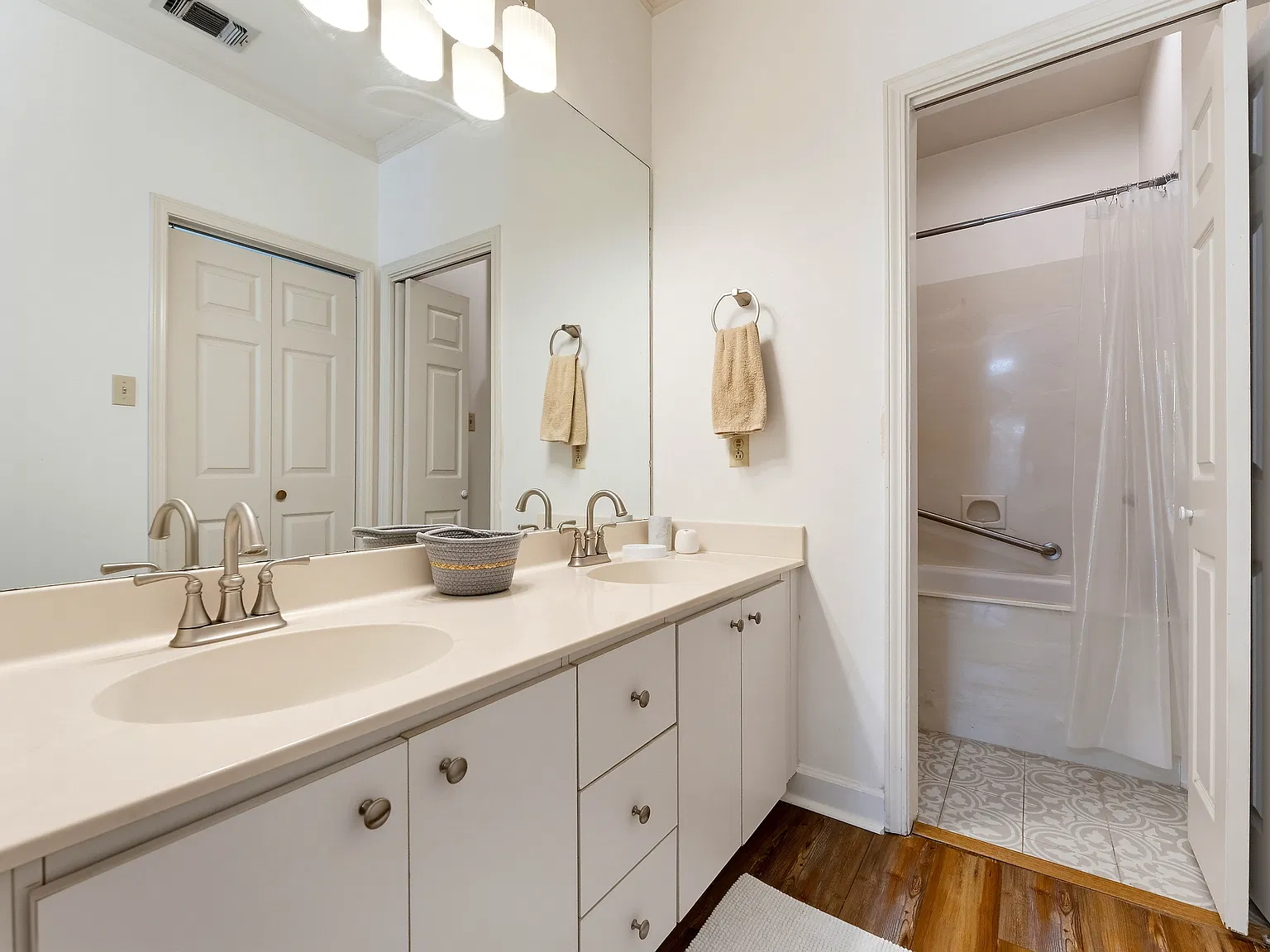 1725 Oakdale Drive — Photo 4