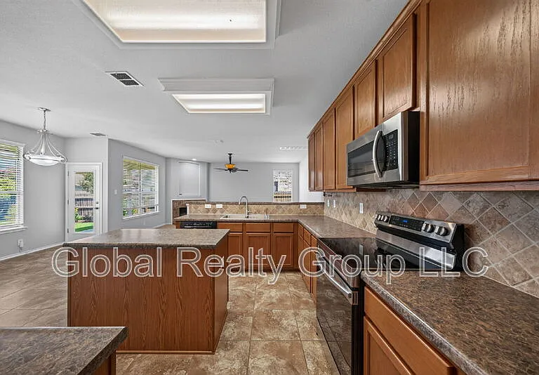 228 Crimson Tree — Photo 15