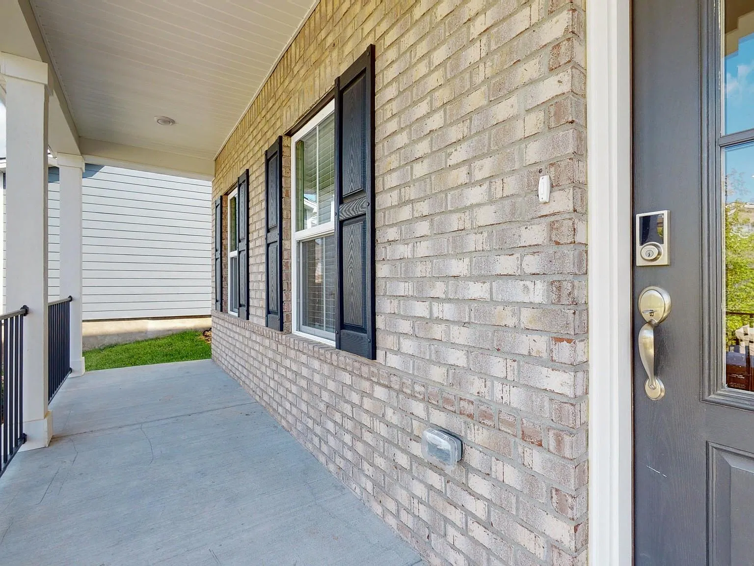 5 bed, 2433 sqft, $2,750 — Photo 3