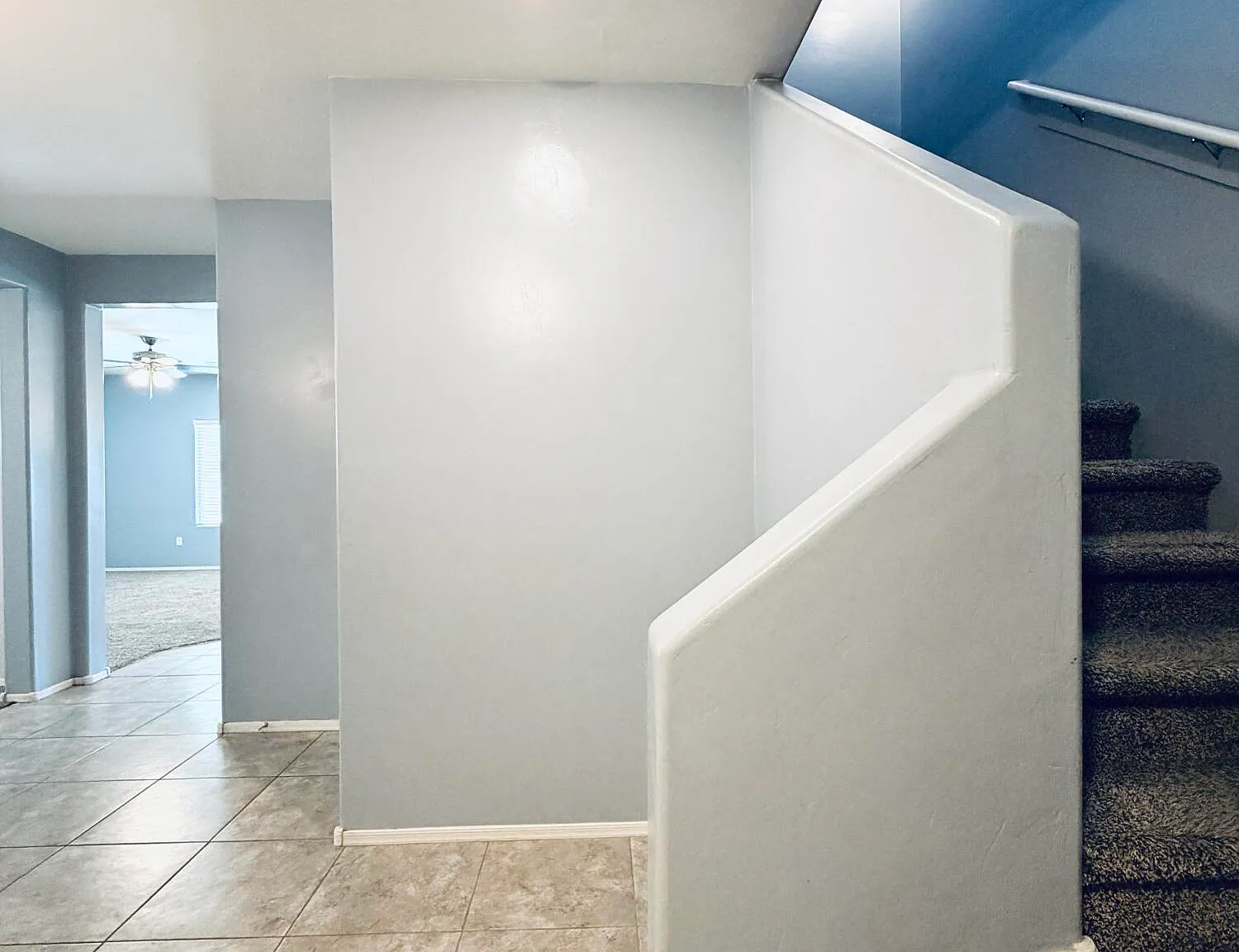 4 bed, 2.5 bath, 2301 sqft, $2,195 — Photo 4