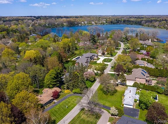 4th image of 6360 Dakota Cir