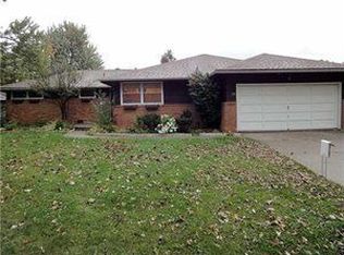 34 Devon Ln, Williamsville, NY