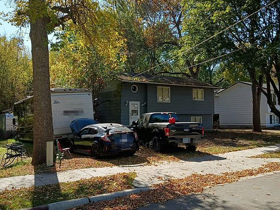 3rd image of 340 2nd St SE