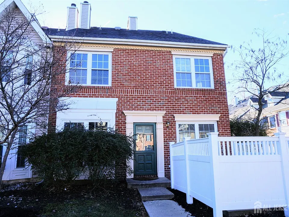 1 Bristol Dr