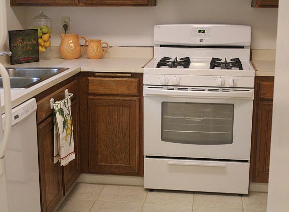 4th image of 302 Cedargate Ln