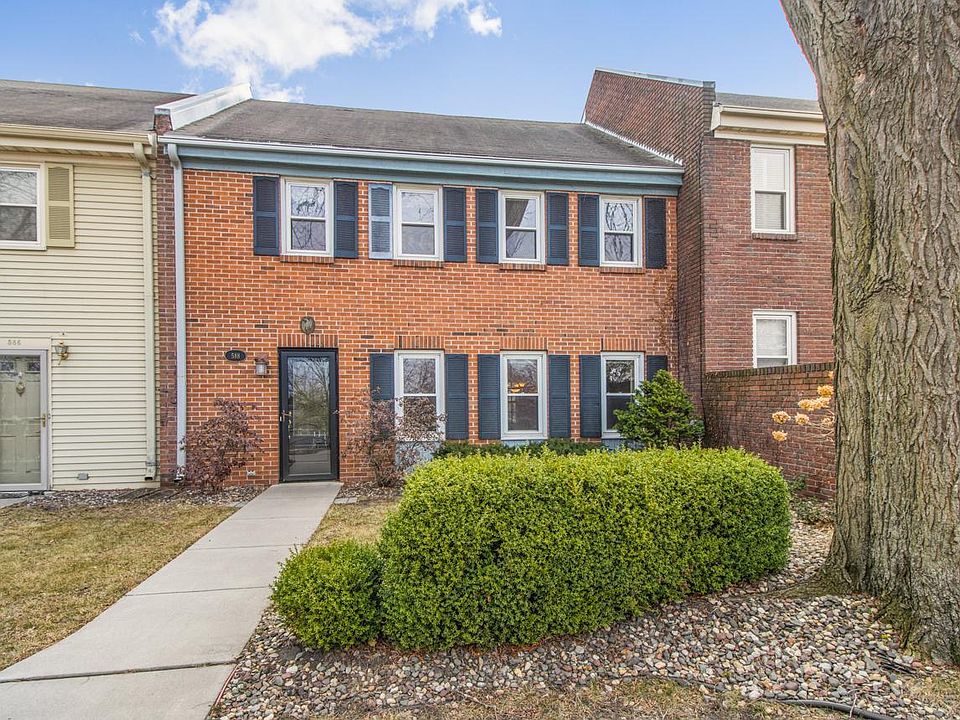1st image of 588 Maple Park Dr