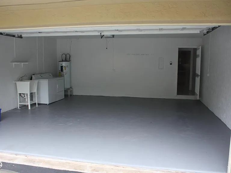 15 Tournament Blvd — Photo 6