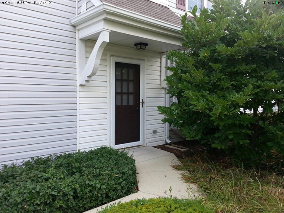 1st image of 68 Arboretum Dr