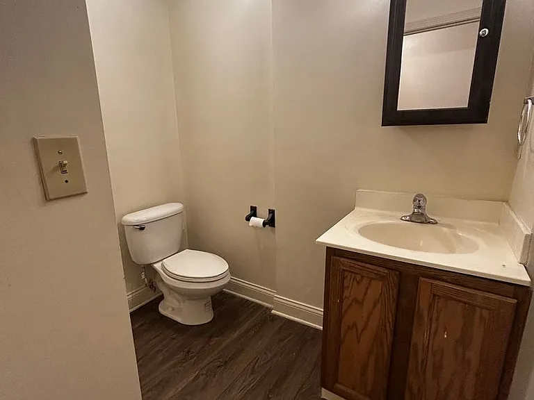 2206 Summit St — Photo 10