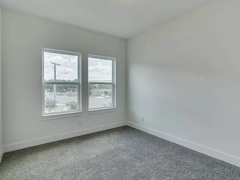 206 Topaz #1502 — Photo 28