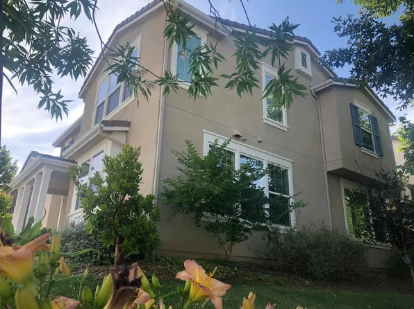 28251 N Via Sonata Dr, Santa Clarita, CA 91354