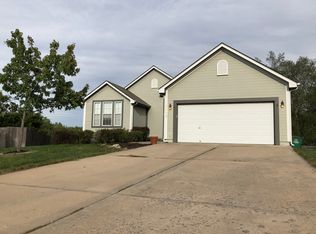 1113 NE Depot Dr, Lees Summit, MO 64086