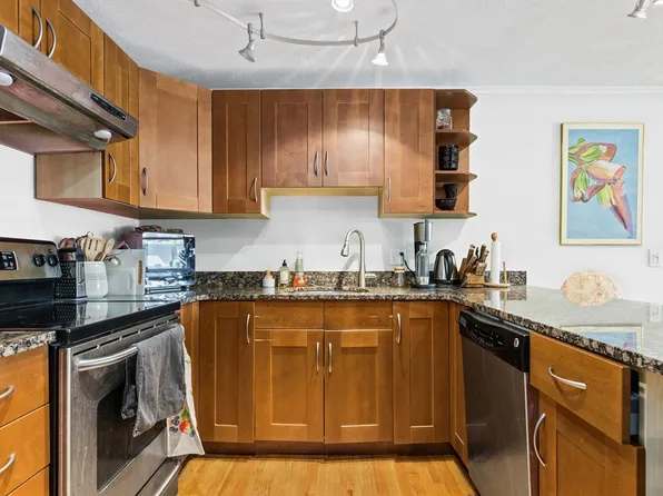 520 Talbot Ave APT 15, Dorchester, MA 02124