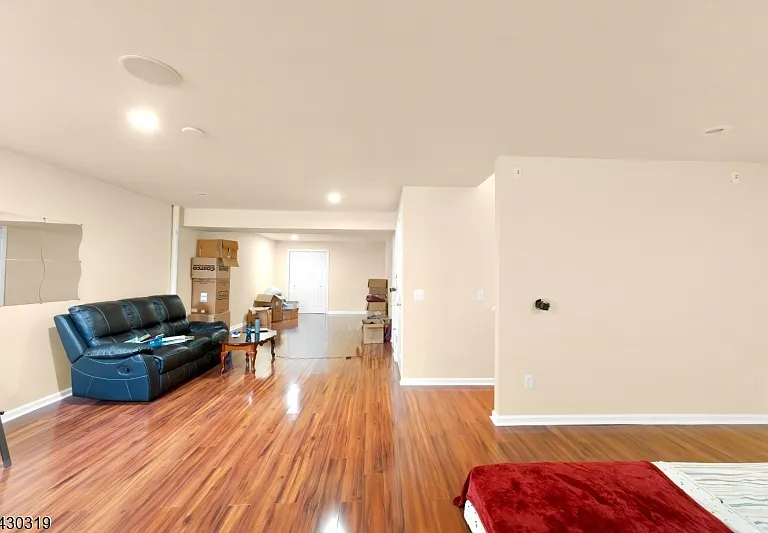 72 Albert Ct — Photo 40