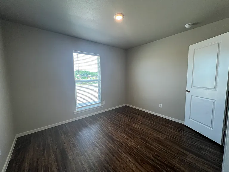 3405 Tiffin Ave — Photo 11