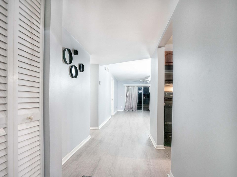 1st image of 829 Camino Road #212