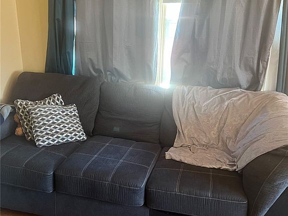 5th image of 2381 Gibson St