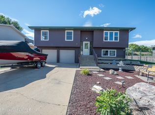 660 5th Ave SW, Dickinson, ND 58601