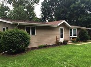 21636 Kings Rd, Dubuque, IA 52001