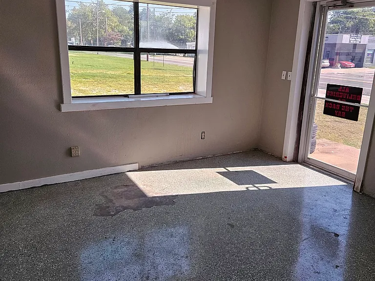 301 N Houston Ave #1 — Photo 5