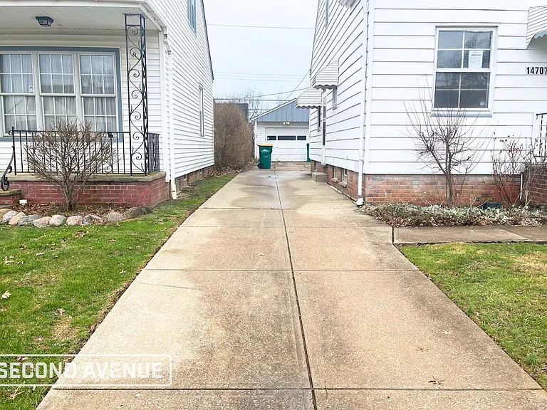 14707 Tokay Ave — Photo 2