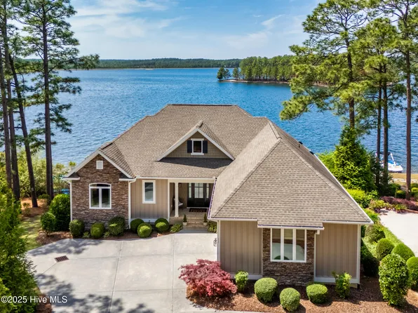 133 Baker Circle, West End, NC 27376