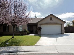 11209 Vista Del Valle Dr, Bakersfield, CA 93311