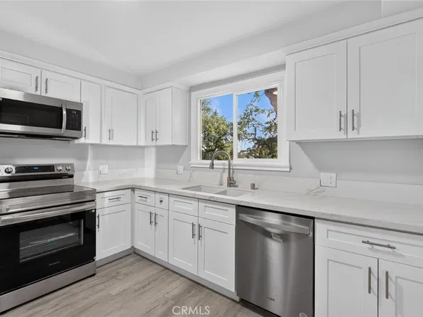 3304 Crestford Dr #1/2, Altadena, CA 91001