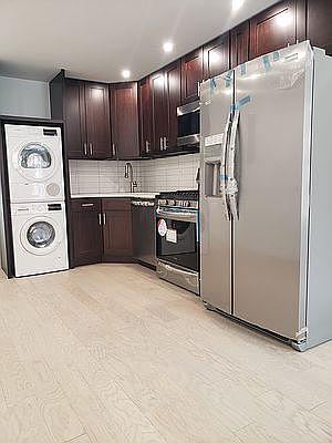 1st image of 28A Hart St APT 1