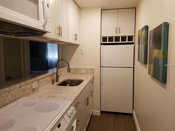 3rd image of 1301 S Howard Ave APT A13