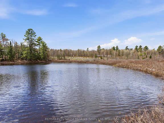 3rd image of 25 Lake Ridge Rd