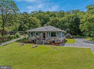 9 S Laurel Ave, Berkeley Springs, WV 25411