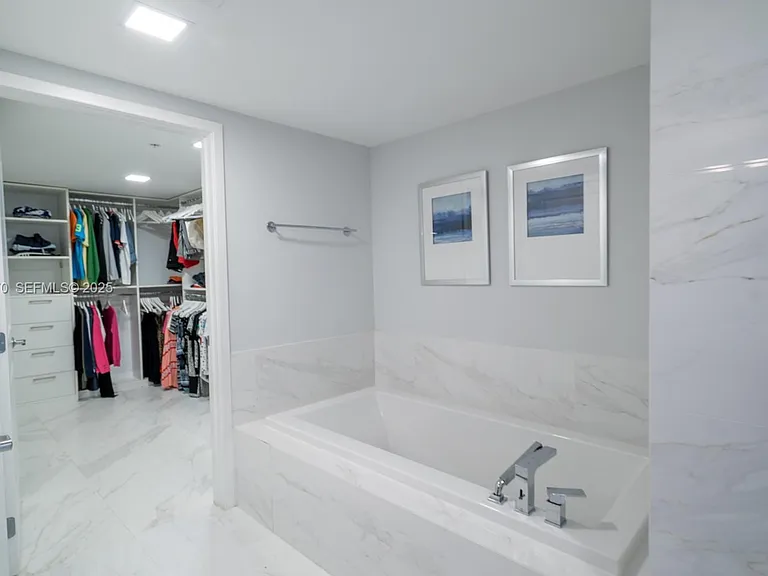 400 Sunny Isles Blvd #1402 — Photo 3