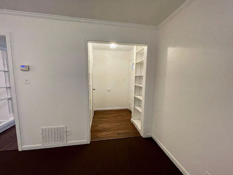 1st image of 3954 Broadmoor Dr
