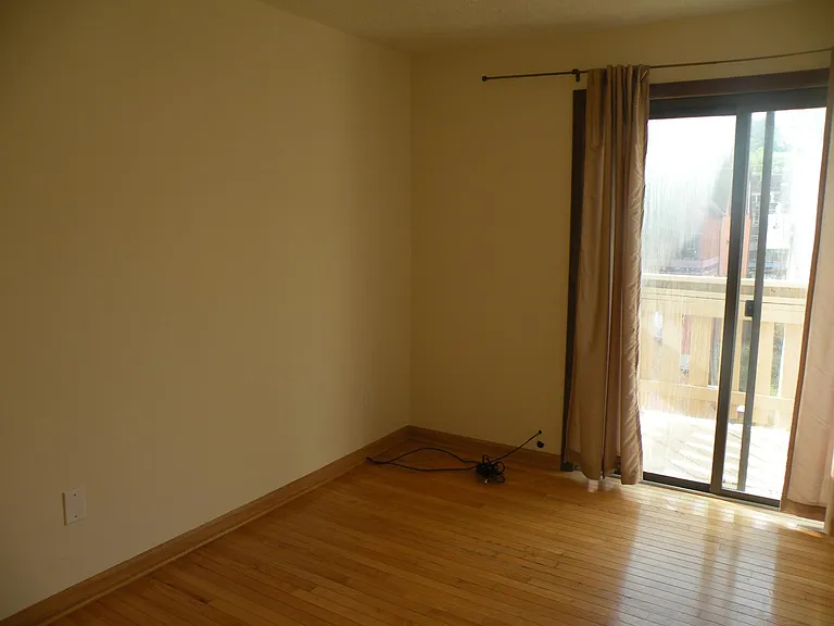5716 Howe St #4B — Photo 16