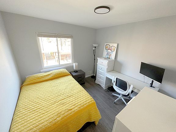 2nd image of 3825 Joshua Pl #E