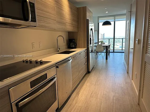 121 NE 34th St #1915 — Photo 45
